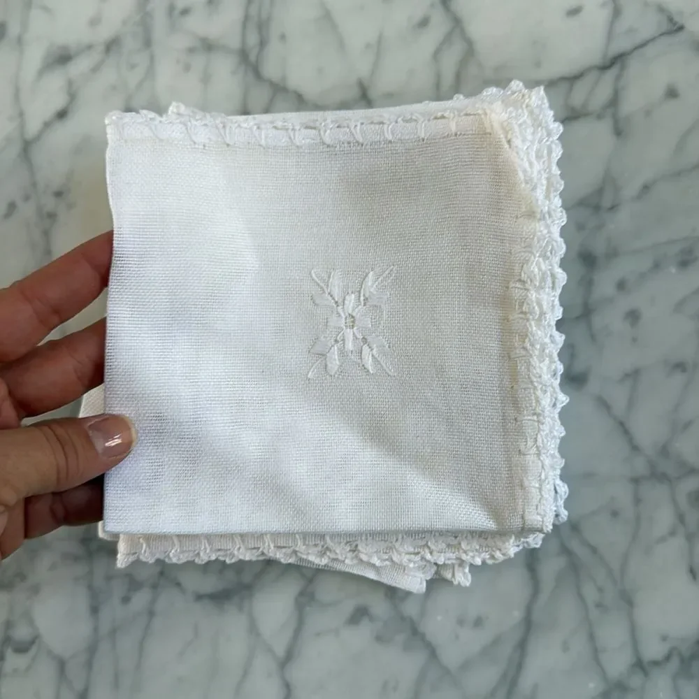 Vintage Bundle Lace TableCloth Napkins Placemats